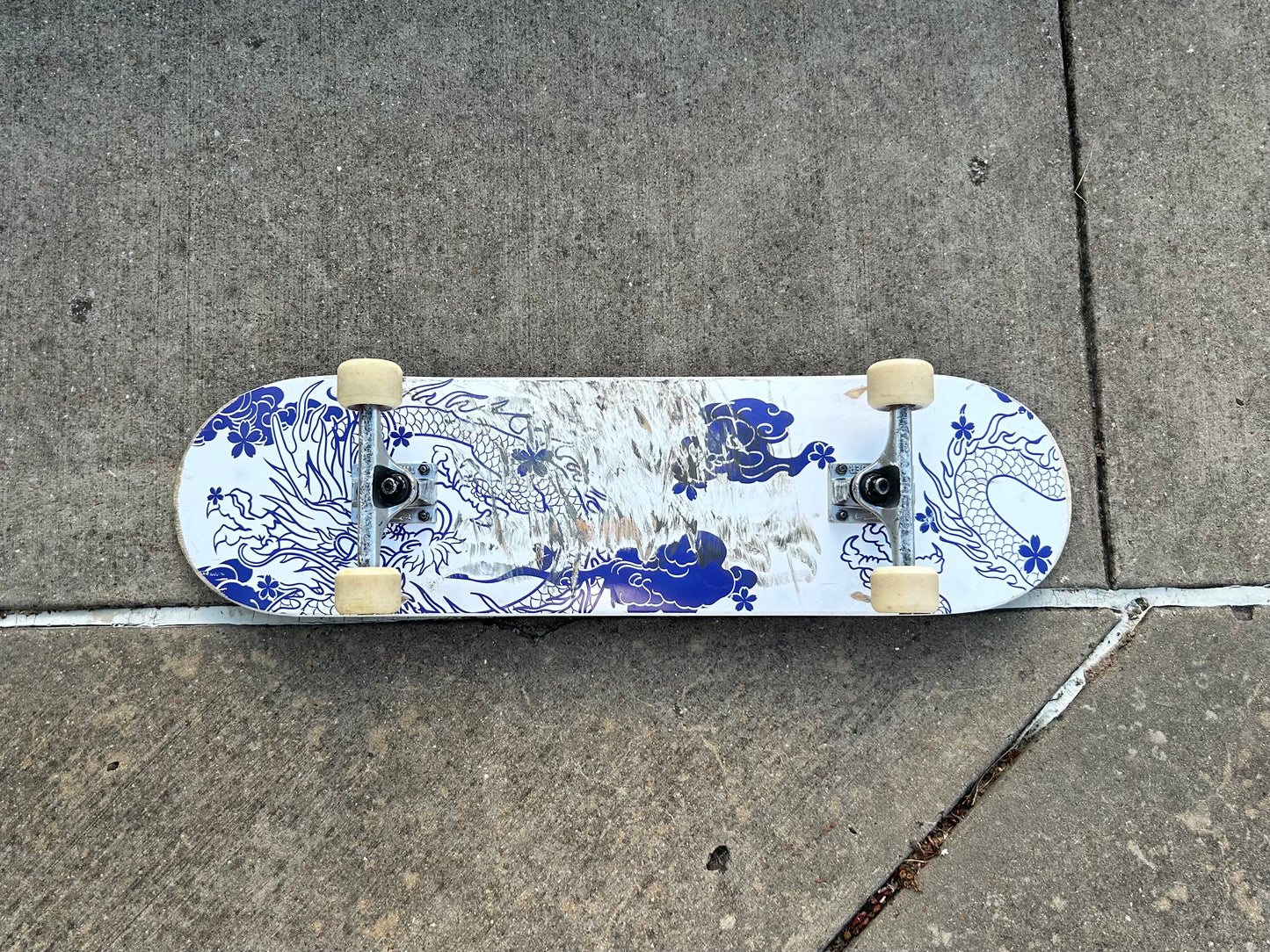 PORCELAIN DRAGON SKATE DECK